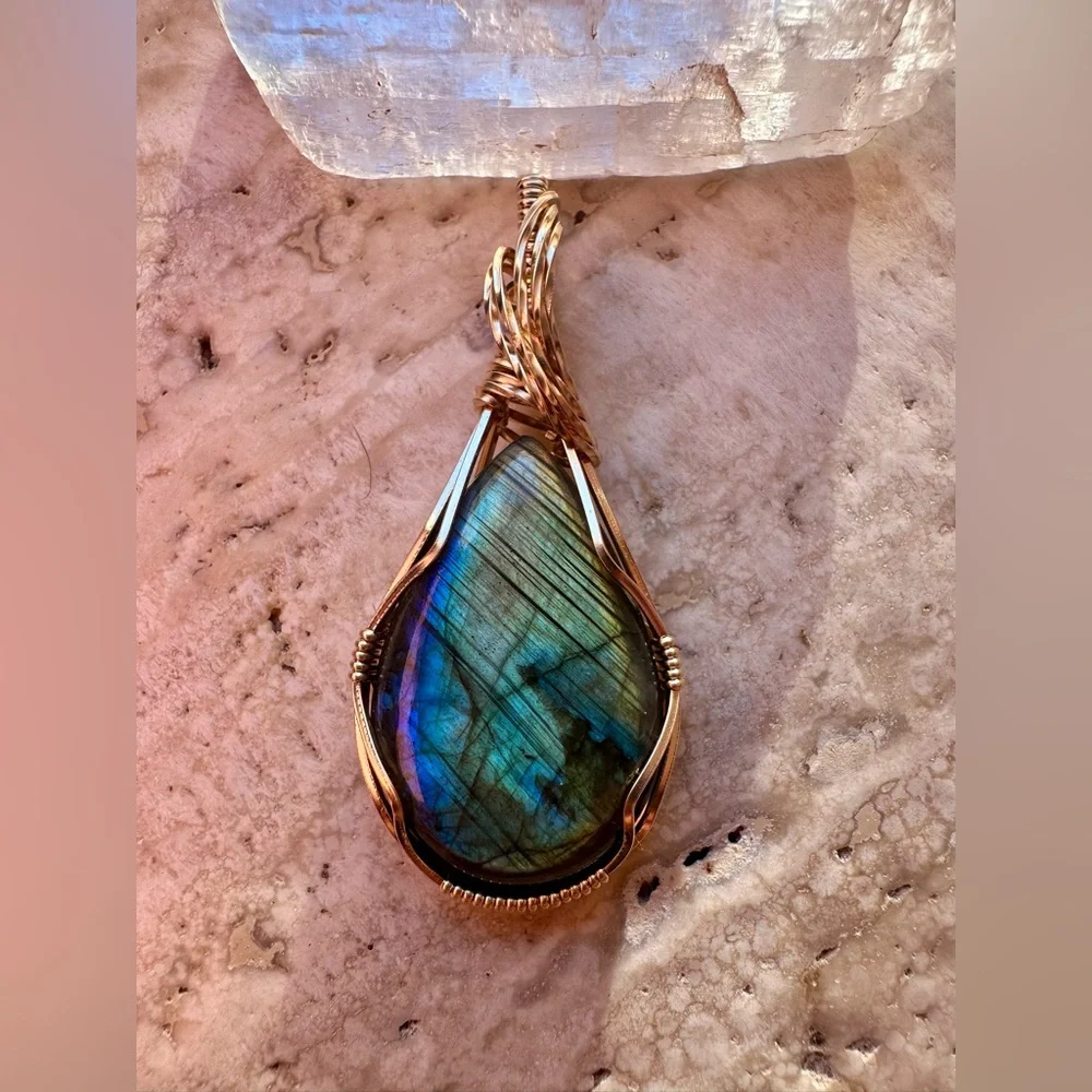 14k Gold Fill Labradorite purple blue green flash Necklace Pendant!